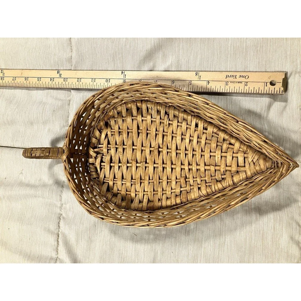 Vintage Handled Leaf Woven Wicker Basket 15